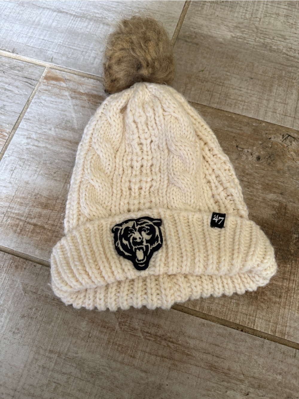 ‘47 Kids Cream Cable Knit Pom Beanie featuring Bears Loho